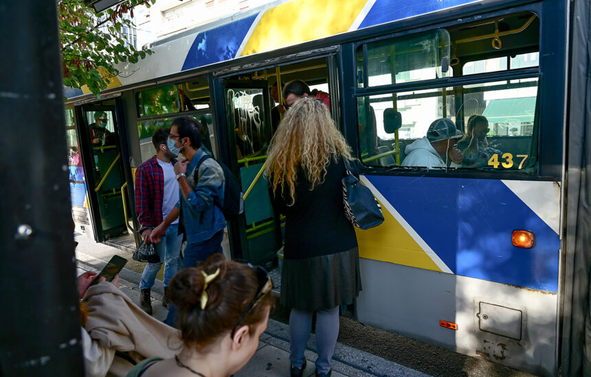 Συνελήφθη οδηγός αστικού λεωφορείου για σεξουαλική παρενόχληση σε δύο γυναίκες